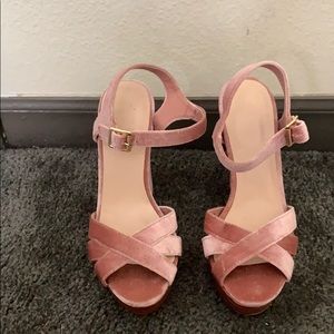 NWT CHARLOTTE RUSSE size 7 pink velvet heels